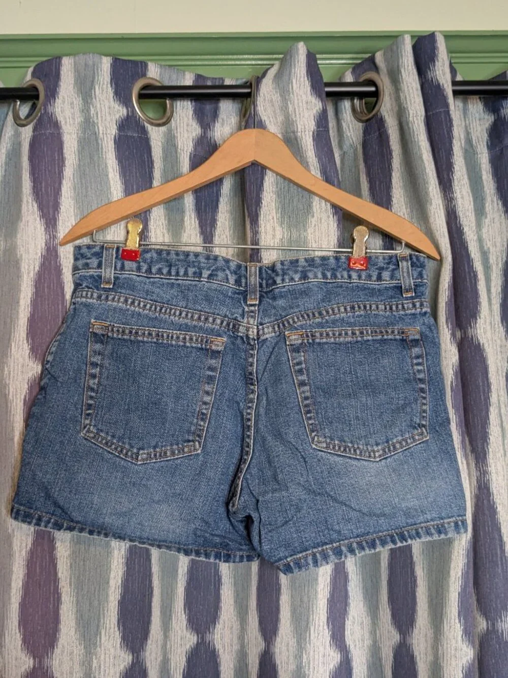 Old Navy Blue Jean Shorts Size 8 Mid Rise Denim Cuffed Summer Casual